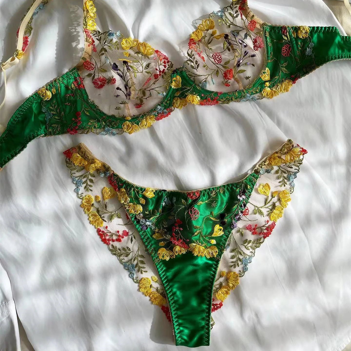 2-Piece Lace Bra Embroidery Floral Lingerie Set